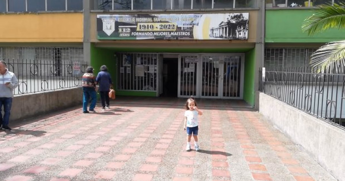 ¿Quién es la rectora de la Normal Superior de Caldas?