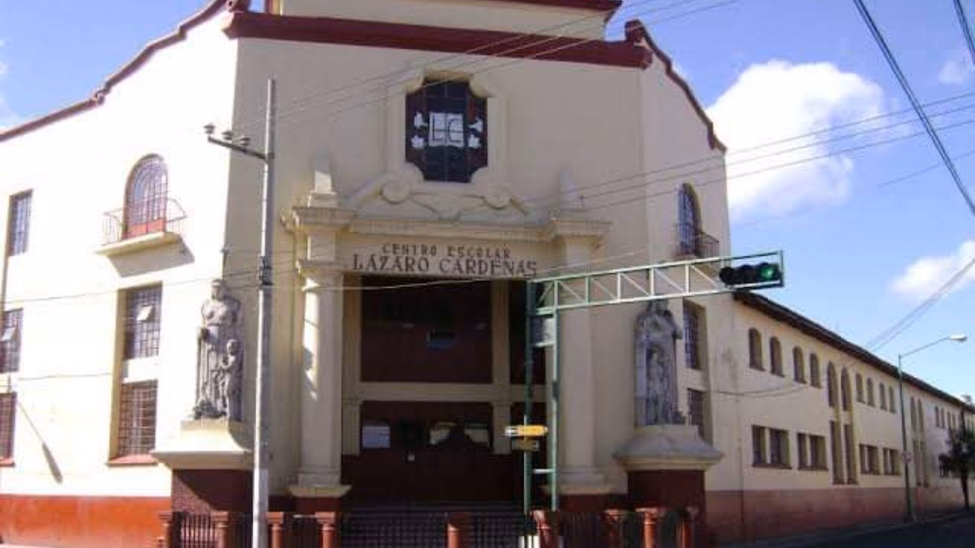 ¿Cuál es la historia de la escuela Lázaro Cárdenas?