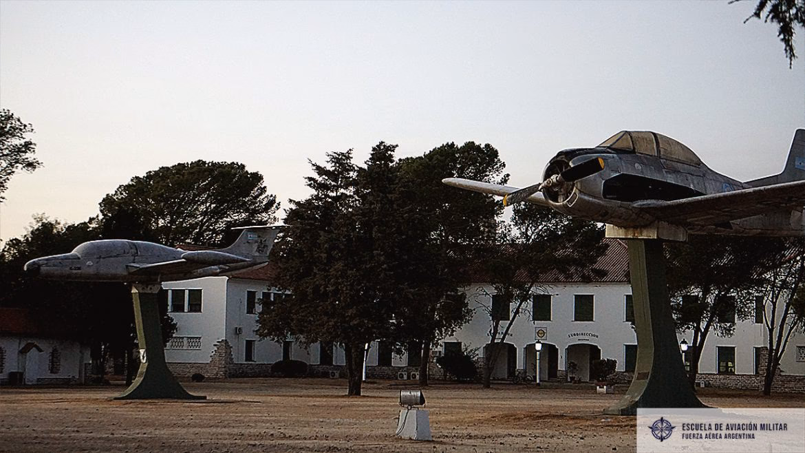 ¿Cuánto cuesta estudiar aviación en la escuela de aviación argentina?