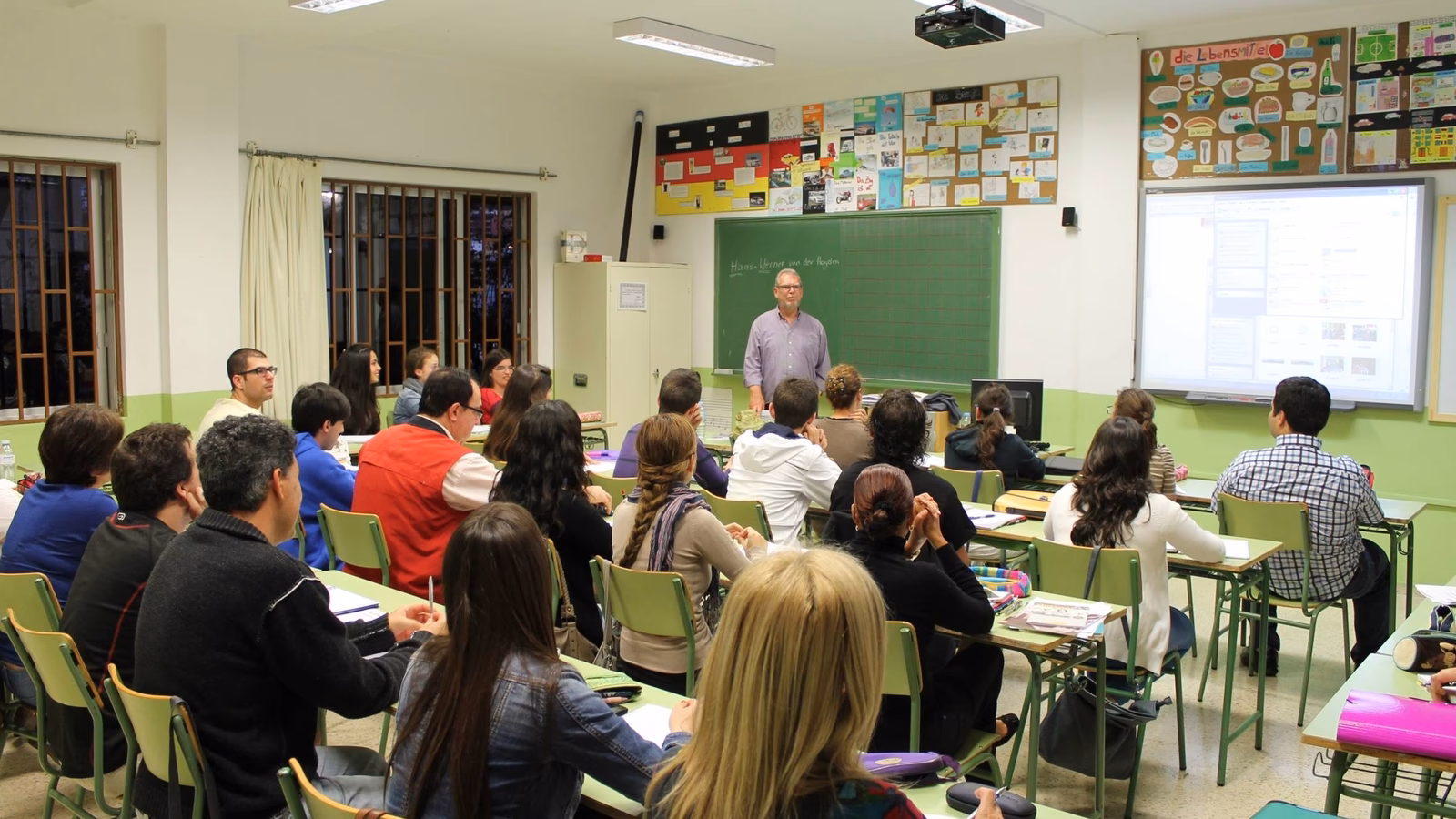 ¿Cuánto cuesta una escuela de idiomas en España?