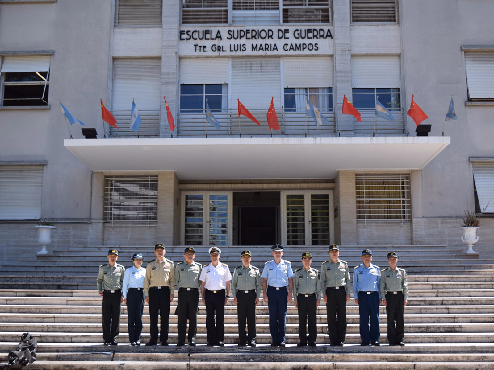 ¿Qué se necesita para entrar a la Defensa Nacional?