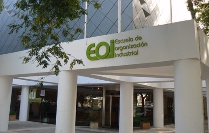 ¿Qué es la escuela de organización industrial?