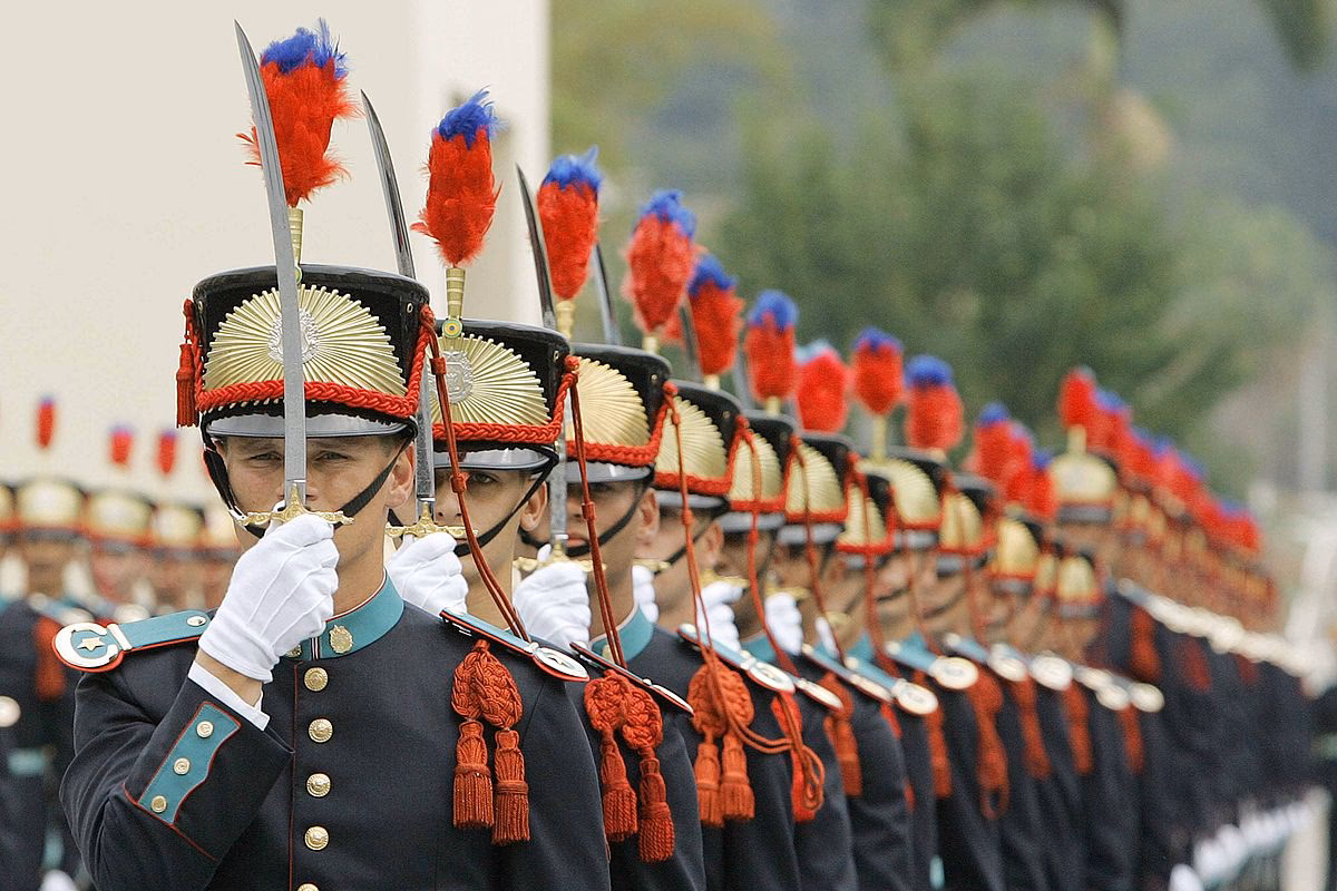 ¿Cómo se llama la escuela militar de Brasil?