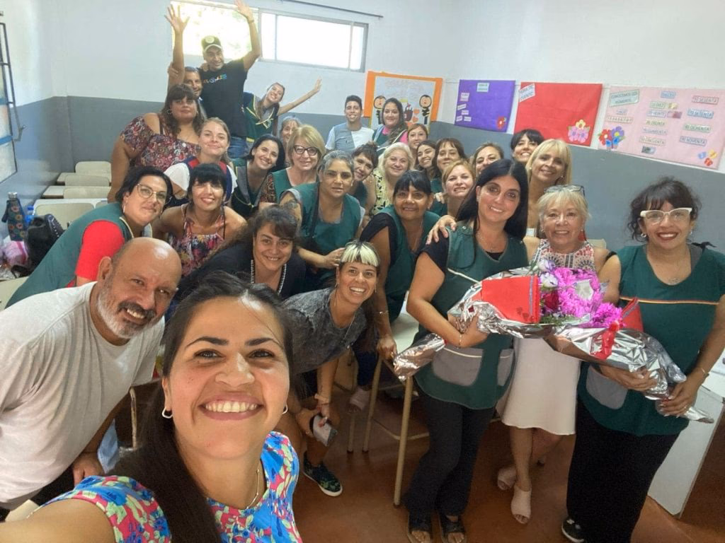 ¿Qué es una escuela modelo en Panamá?