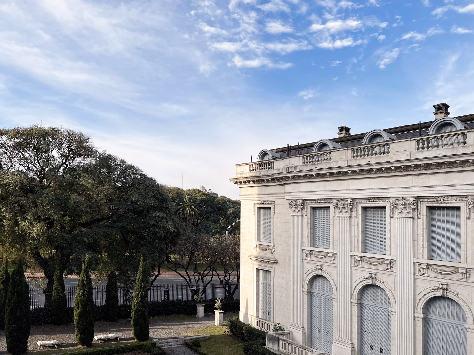 ¿La Escuela Nacional de Artes es privada?