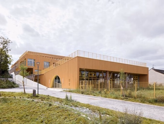 ¿Cuál es la escuela más antigua de Francia?