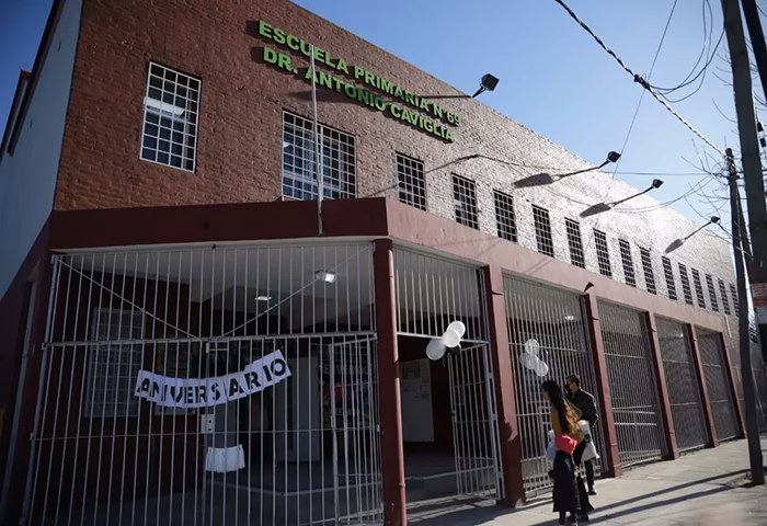 ¿Cómo es una escuela completa?