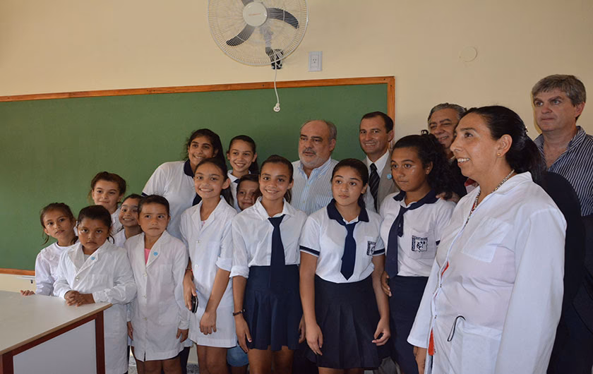 ¿Dónde tengo que ver las calificaciones de mi hijo en Corrientes capital?