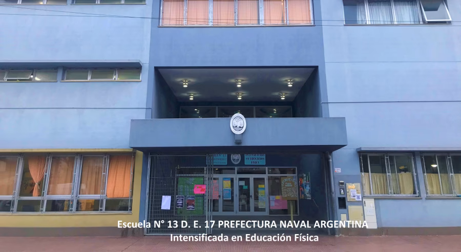 ¿Cuánto dura la escuela primaria de vuelo en la marina?