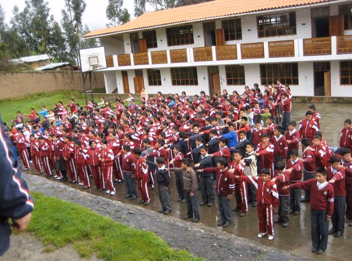 ¿Cómo es el sistema escolar en el Perú?