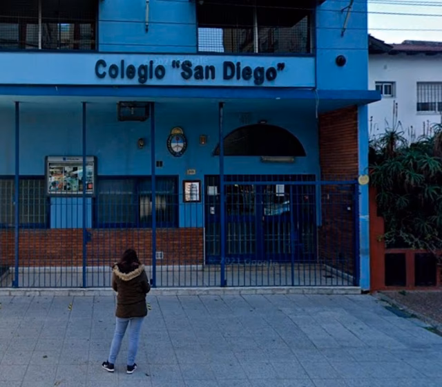 ¿Cómo se llama la escuela de San Diego?