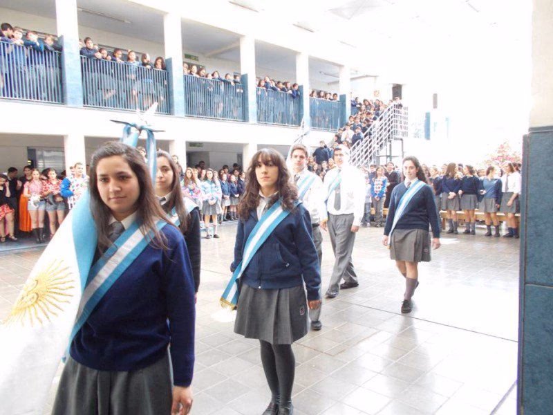 ¿Quién es el propietario de la escuela Santa María?