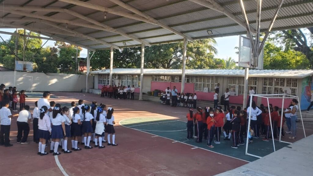 ¿Cuántas escuelas existen en Acapulco?