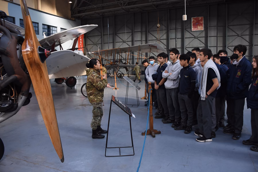¿Dónde estudiar mecánica aeronáutica en Argentina?