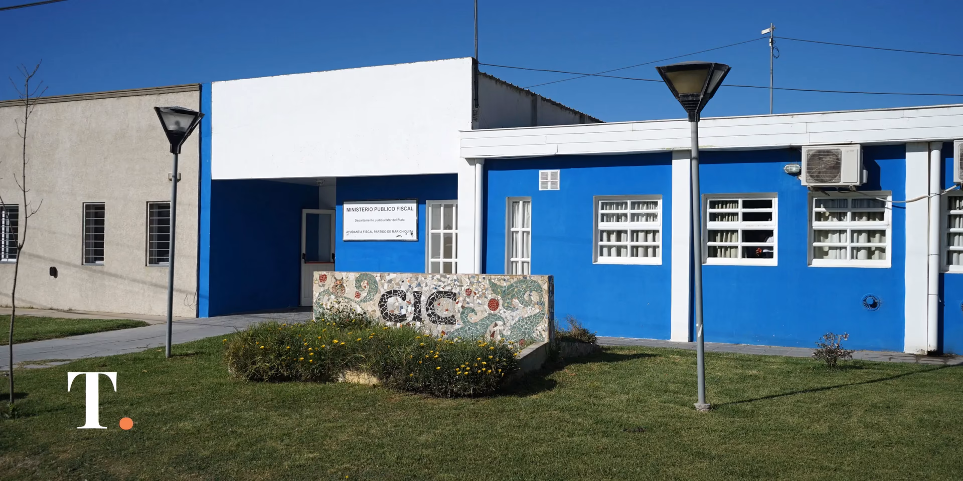¿La escuela secundaria Jericho es privada?