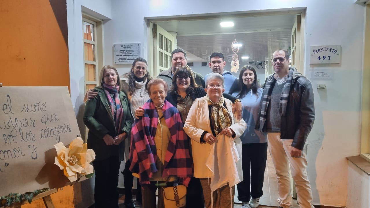 ¿Qué es un colegio de doble línea?