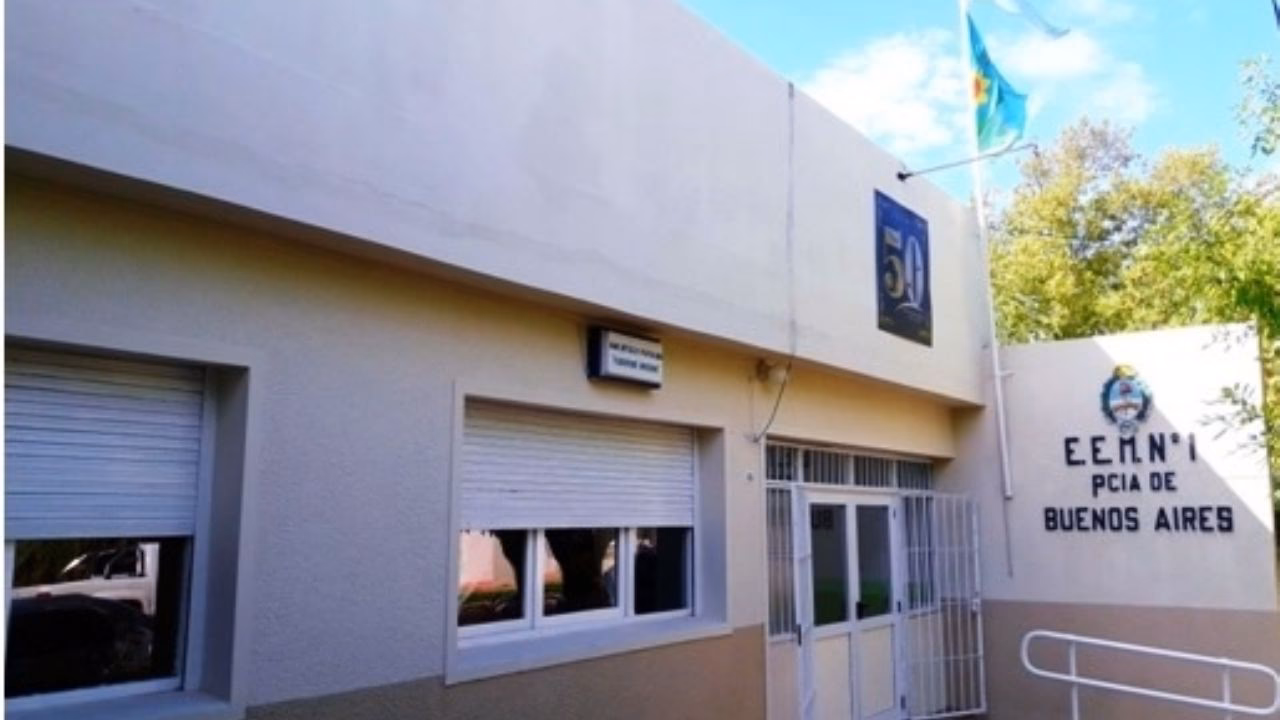 ¿Cuántos habitantes tiene Coronel Mom?