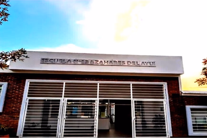 ¿Cuántas escuelas hay en Colonia Uruguay?