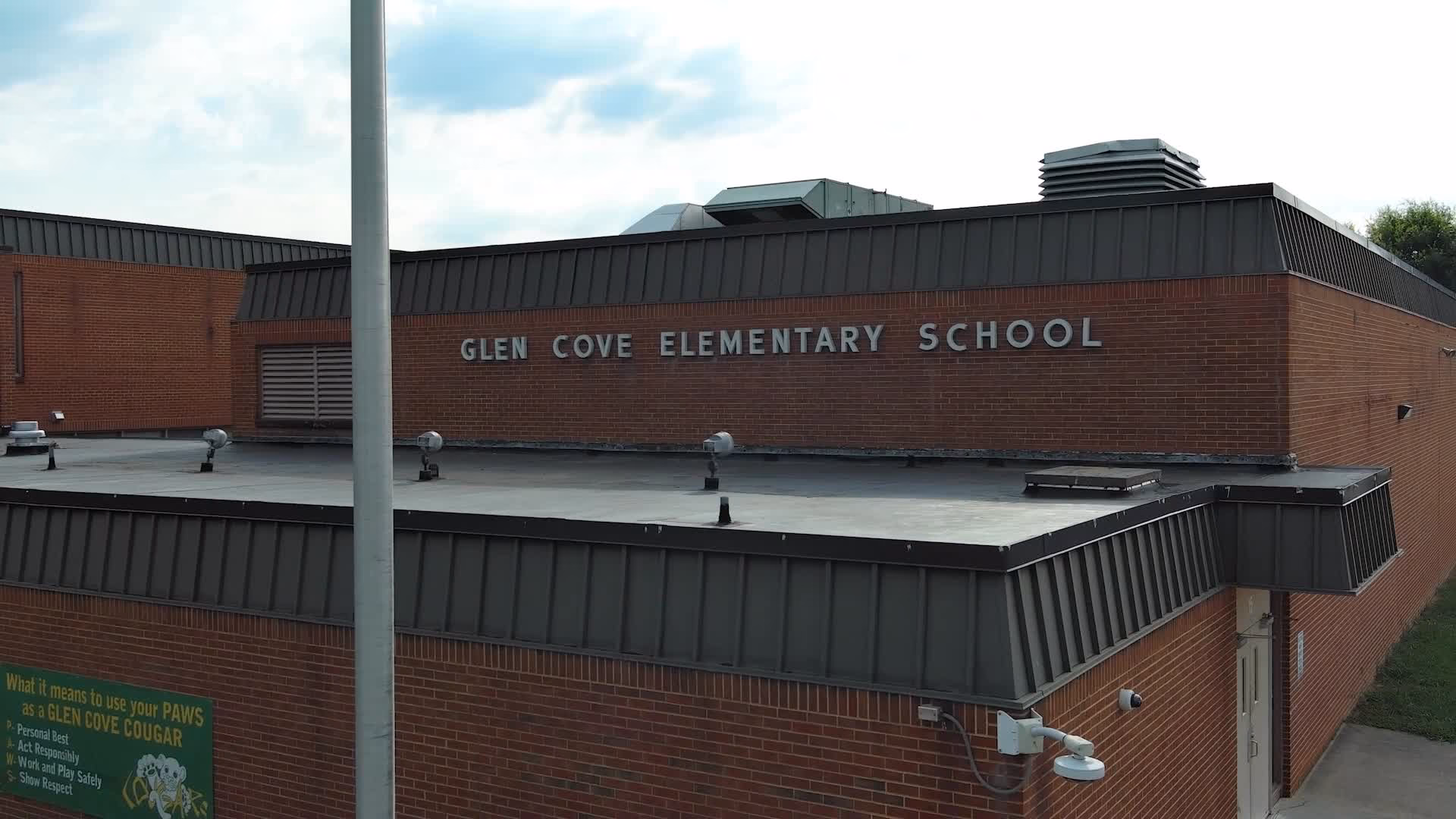 ¿Es buena la escuela secundaria Glen Cove?