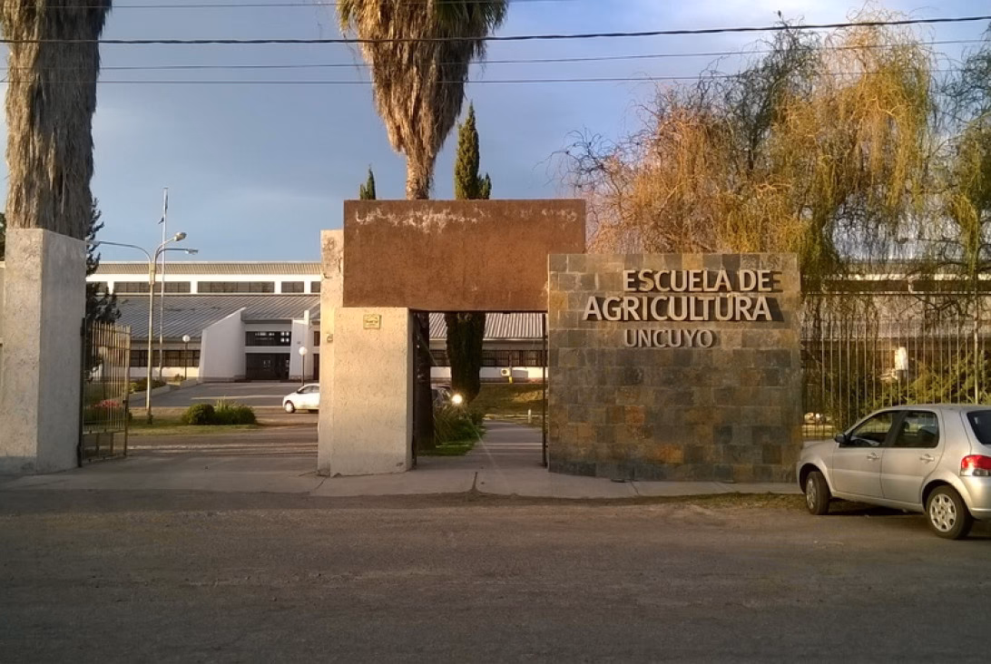 ¿Cuántos habitantes tiene General Alvear en la provincia de Mendoza?