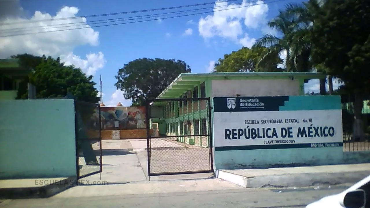 ¿Cómo se le dice a la escuela secundaria en México?