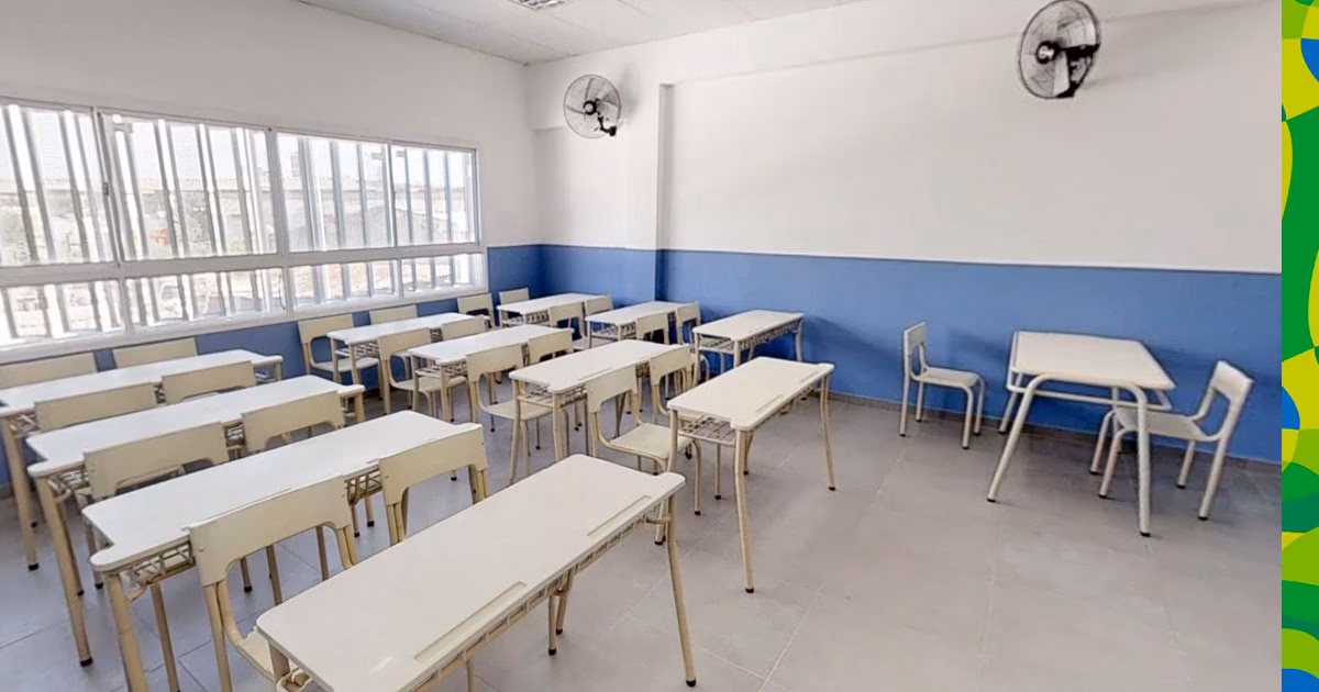¿Cómo se llamaba la Escuela donde estudió Simón Bolívar?