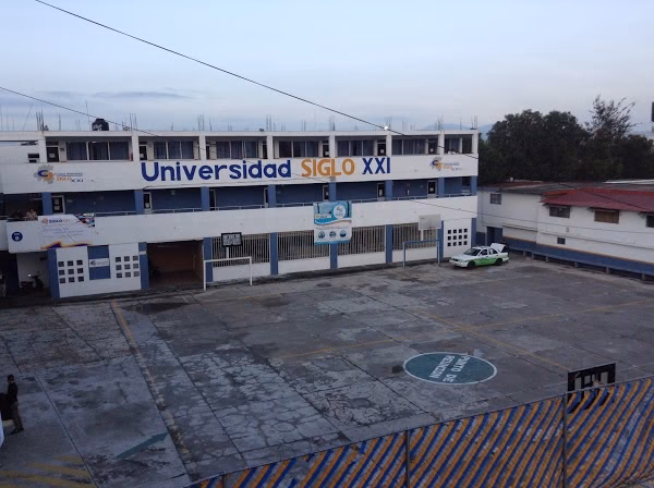 ¿Qué carreras hay en el siglo XXI Pachuca?