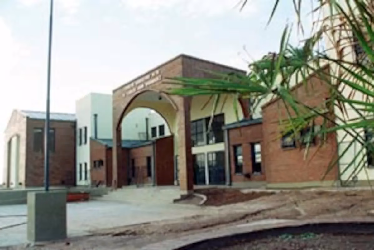 ¿Cuántas escuelas charter hay en la ciudad de St. Louis?