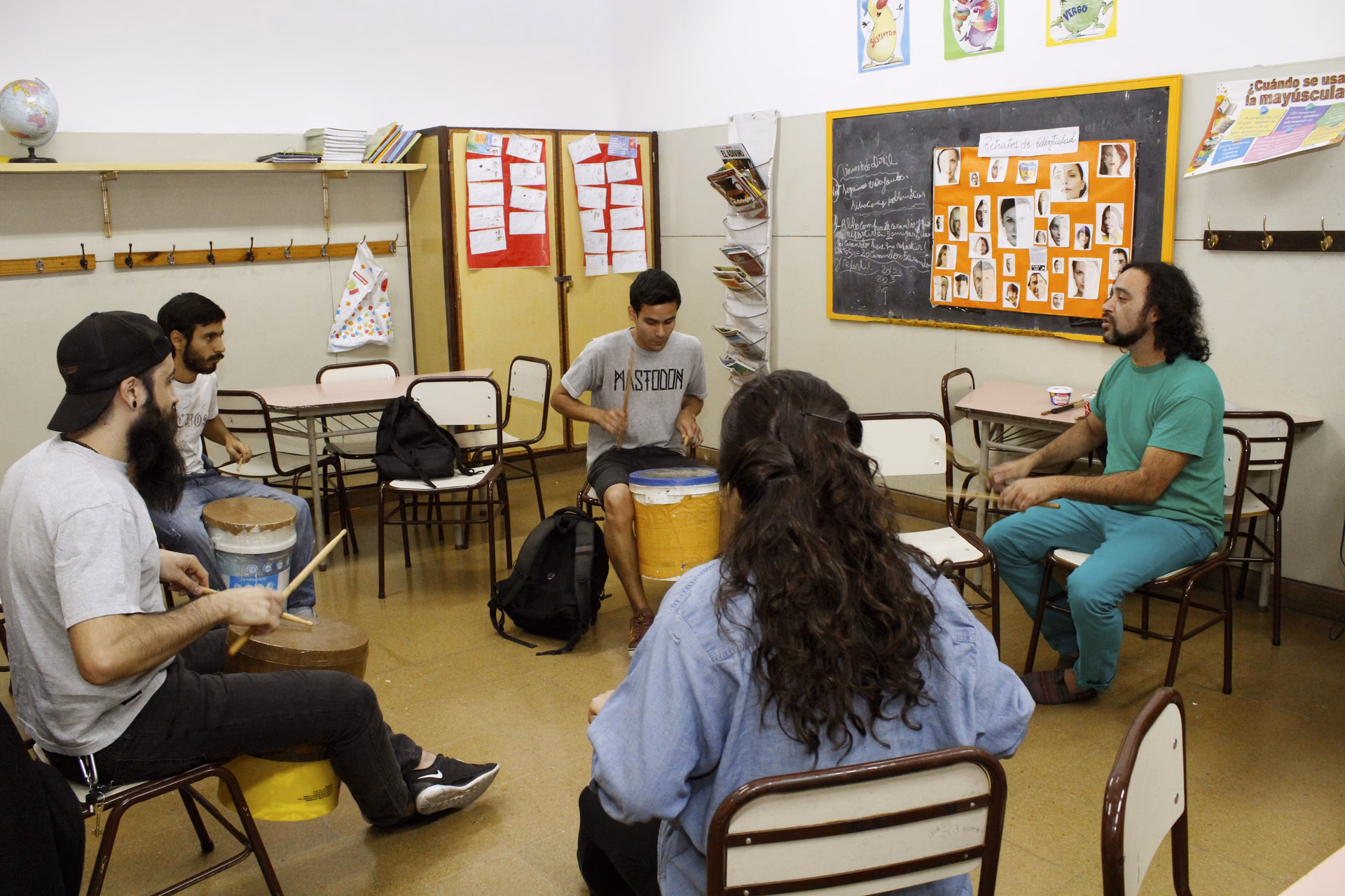 ¿Cuáles son las instituciones no formales?