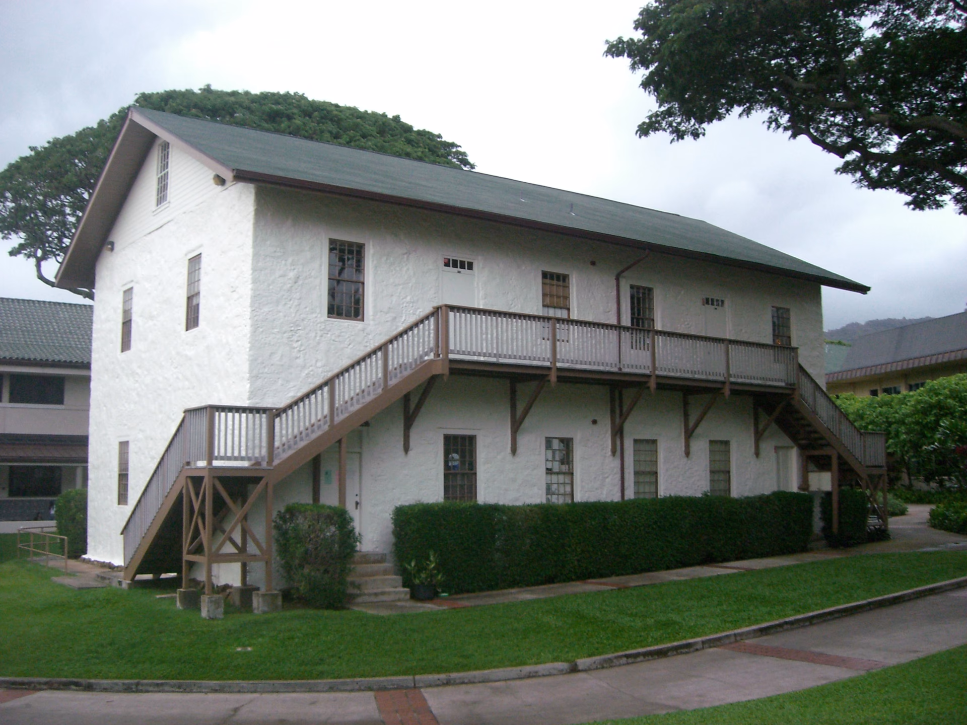 ¿La escuela es gratuita en Hawaii?