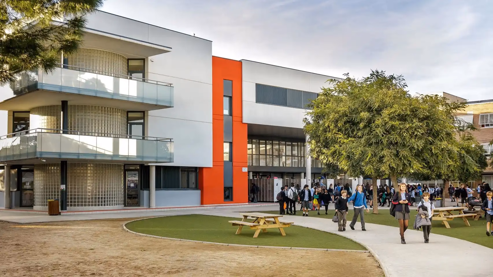 ¿Qué idioma se habla en los colegios de Barcelona?