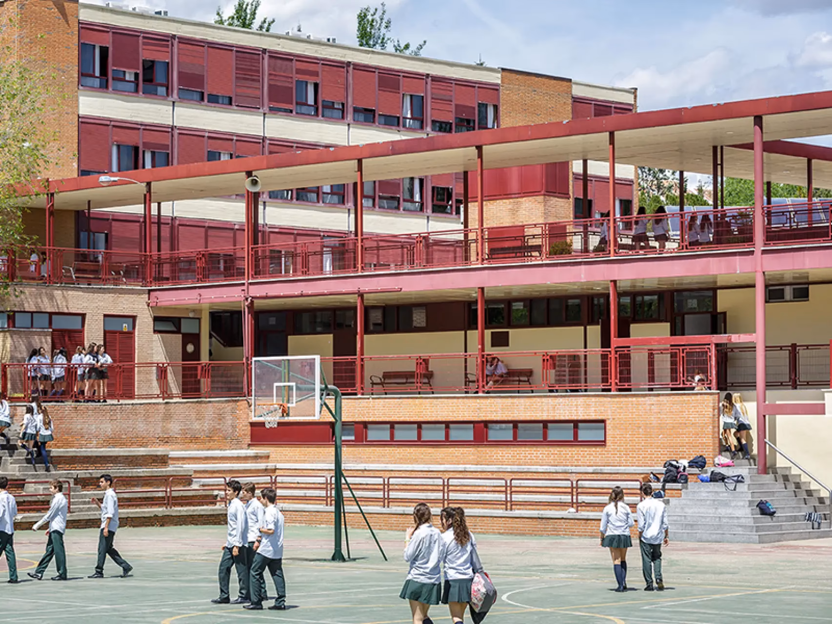 ¿Cuánto cuesta la educación secundaria en España?