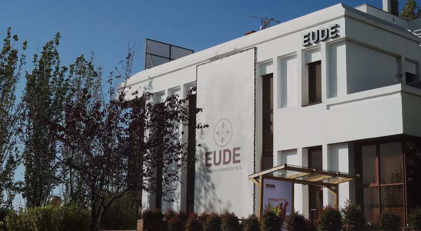 ¿Es EUDE una universidad?
