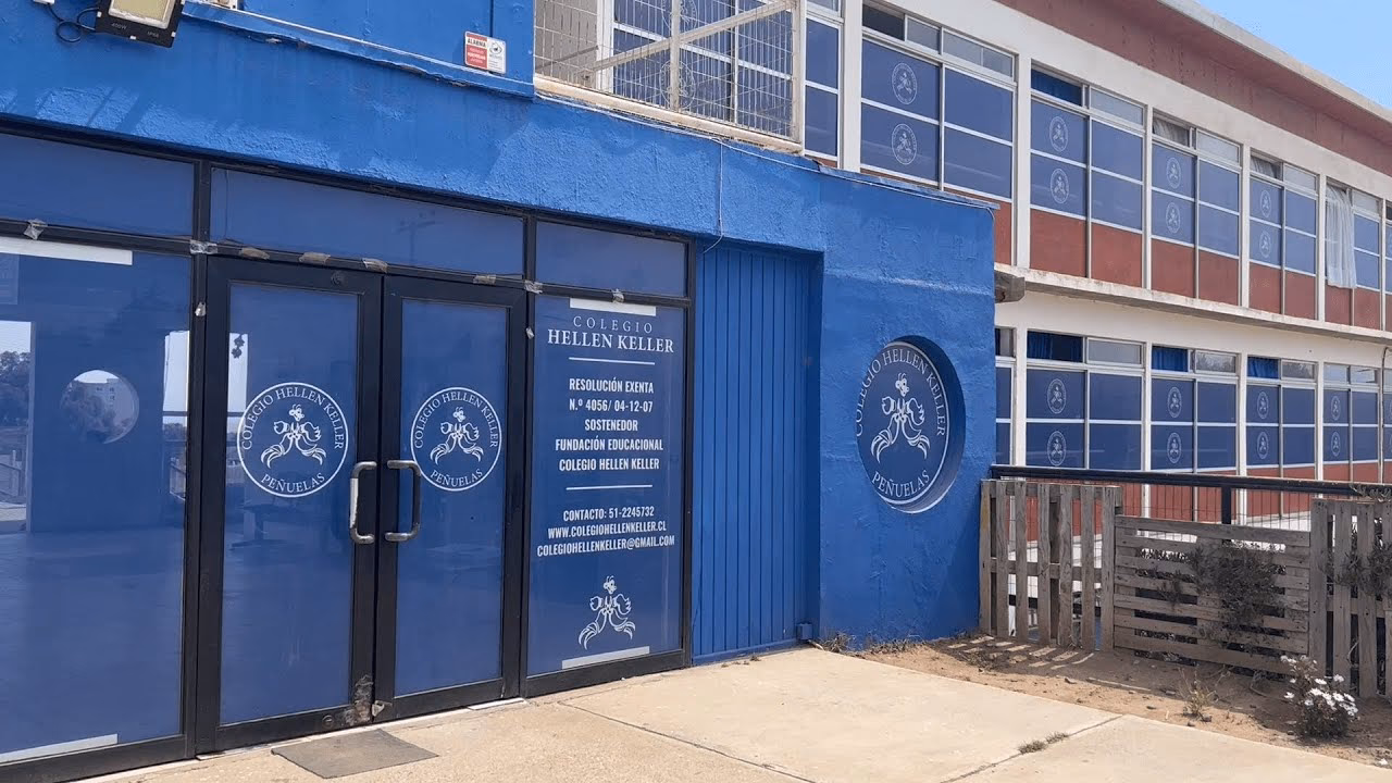 ¿Dónde se graduó Helen Keller?