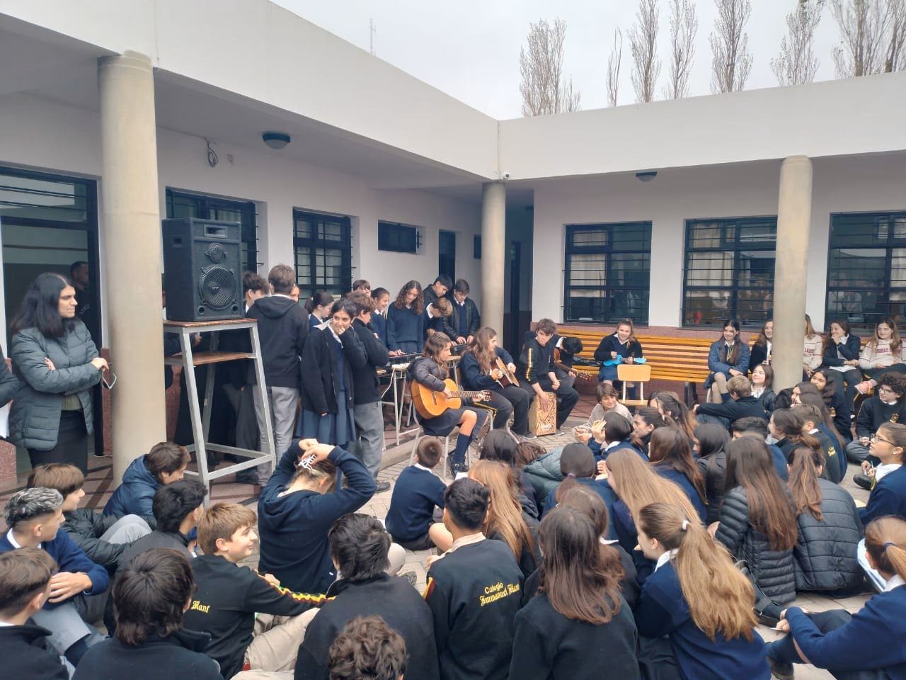 ¿Cuál es la escuela de pensamiento de Kant?