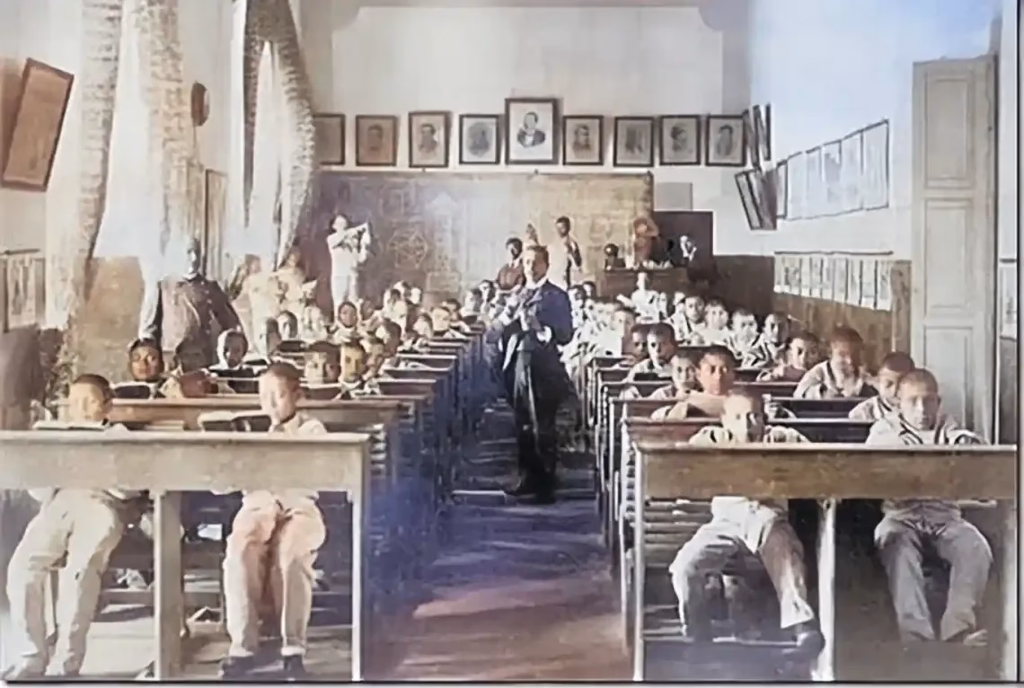 ¿Qué pasó en 1910 en la educación en México?
