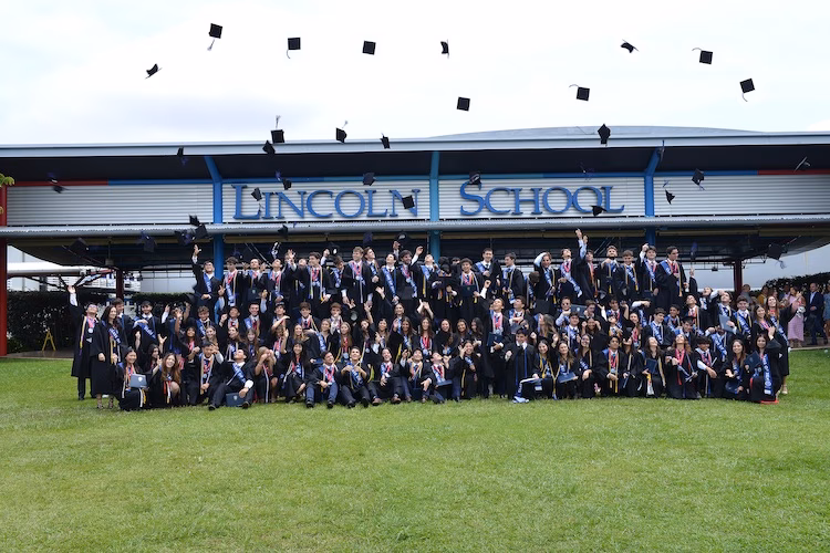 ¿Cuánto cuesta la escuela en Costa Rica?