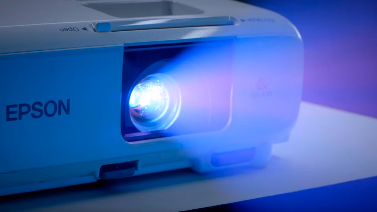 ¿Cómo elegir un buen proyector para escuela?