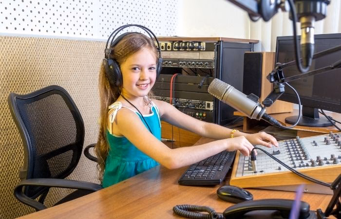 ¿Qué se necesita para una radio escolar?